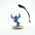 Offene Glaskugel mit 3D-Stitch-Figur